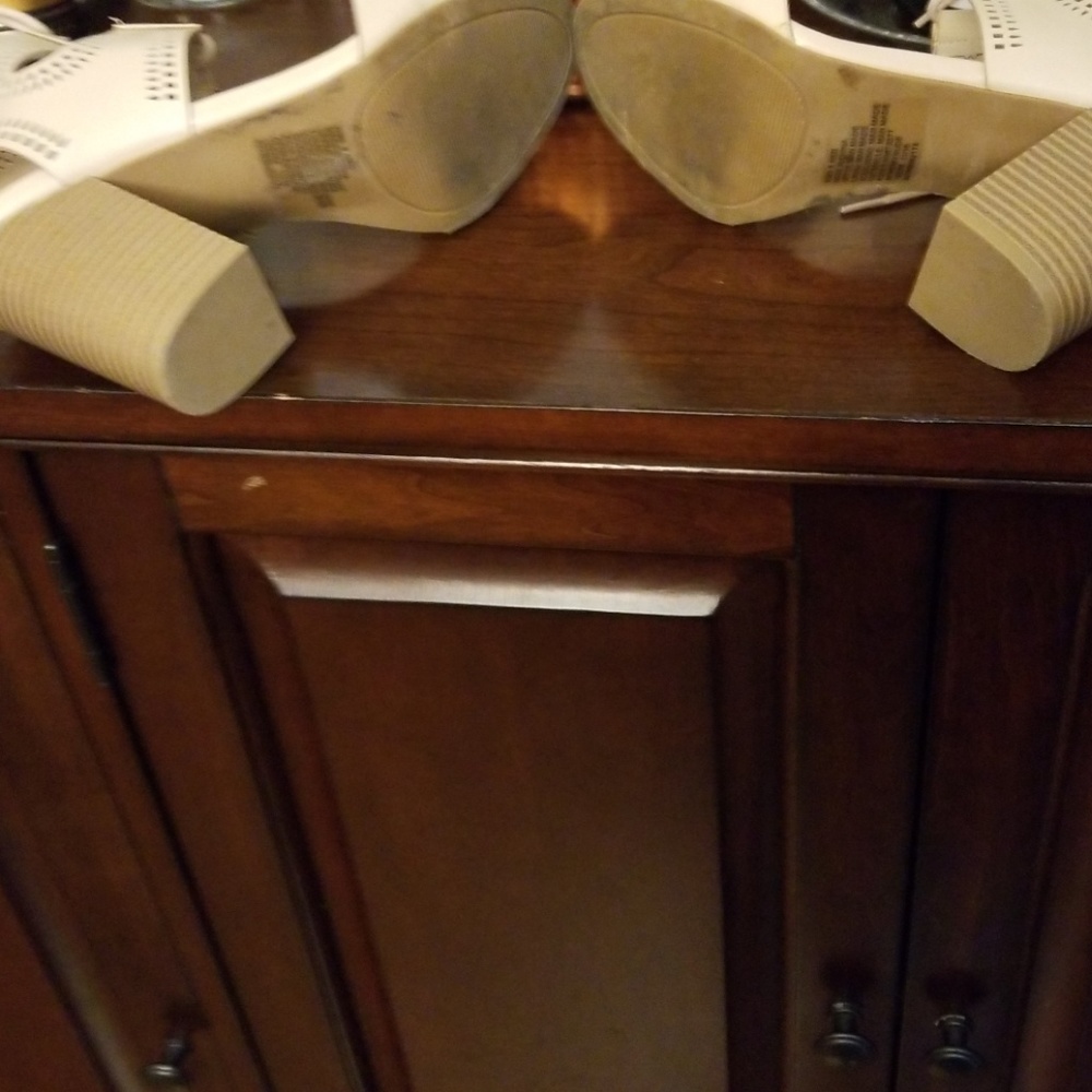 Cute cream heeled sandals - Picture 5 of 8